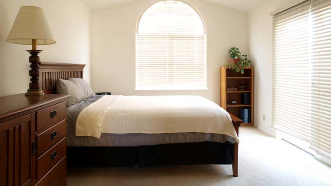 Image for article titled Things Robbers Always Look For When Casing A House