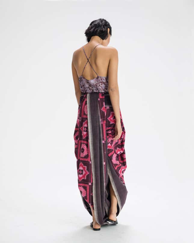 The Kuchipudi men’s sari drape from the Border & Fall online exhibition.