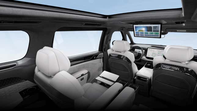 Image for article titled The Zeekr 009 Is An EV Minivan With Over 500 Horsepower and More Than a 500-Mile Range