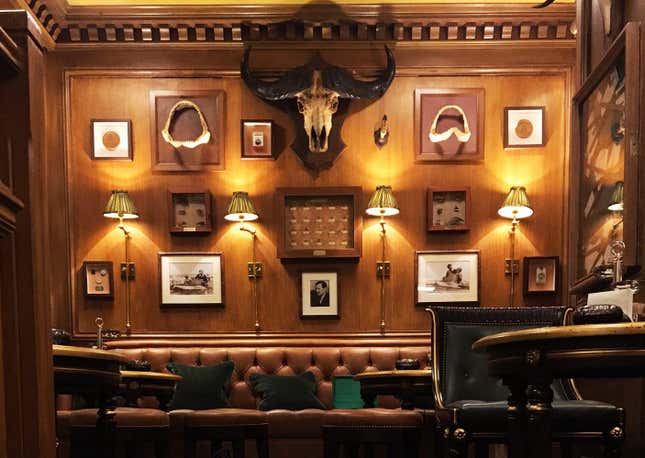 Bar Hemingway.