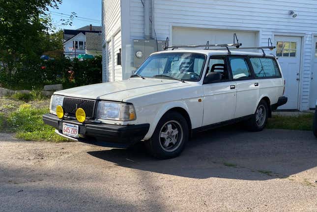 Image for article titled SR20-Swapped MG MGB, REO Speedwagon Fire Truck, Turbo K-Swapped AE86 Corolla: The Dopest Cars I Found for Sale Online