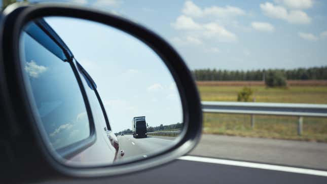Image for article titled The Smartest Ways to Watch Your Car&#39;s Blind Spots