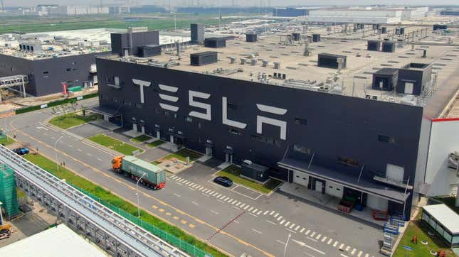 Image for article titled Chinese Tesla Workers Who Elon Musk Praised Apparently Deserve Less Money This Year