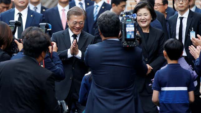 Image for article titled Asia:脱生きづらさ 韓国「失敗エキスポ」の成否