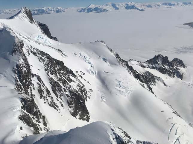 Image for article titled Aerial NASA photos reveal Antarctica’s most remote areas
