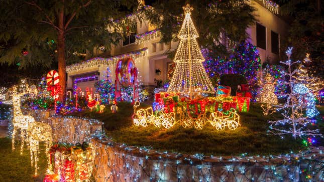 Image for article titled Use This Map to Find the Most Over-the-Top Holiday Decorations In Your Area