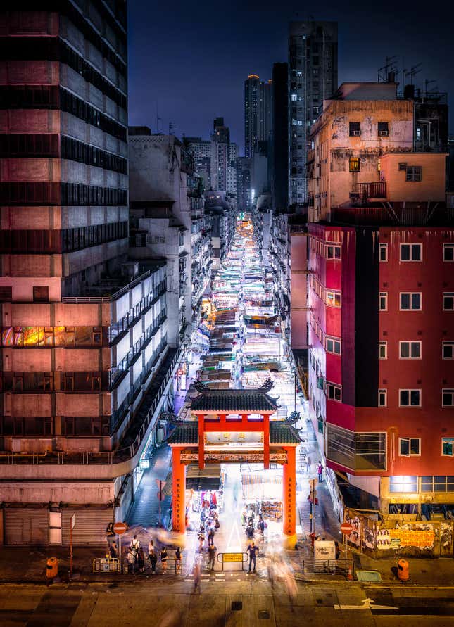 An image from photographer Andy Yeung's "Remember Hong Kong" series