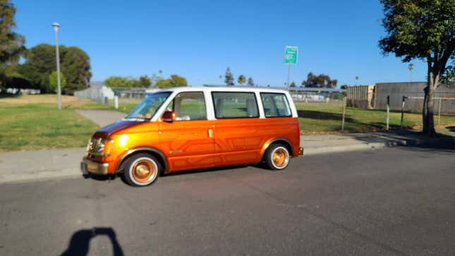 Image for article titled These Are the Weirdest Cars for Sale on Craigslist Right Now