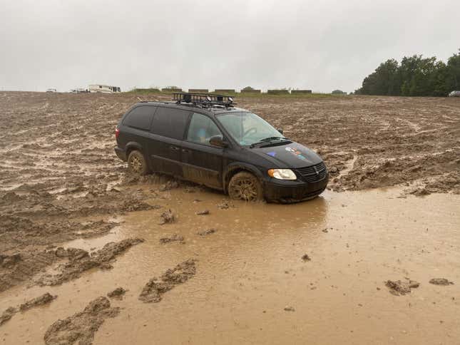 Image for article titled I Bought A $900 Rustbucket Minivan And Took It On A 1,500-Mile Adventure