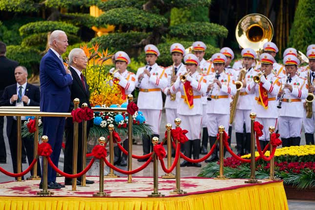 U.S. President Joe Biden participates in a welcome ceremony hosted by Vietnam&#39;s Communist Party General Secretary Nguyen Phu Trong at the Presidential Palace in Hanoi, Vietnam, Sunday, Sept. 10, 2023. (AP Photo/Evan Vucci)