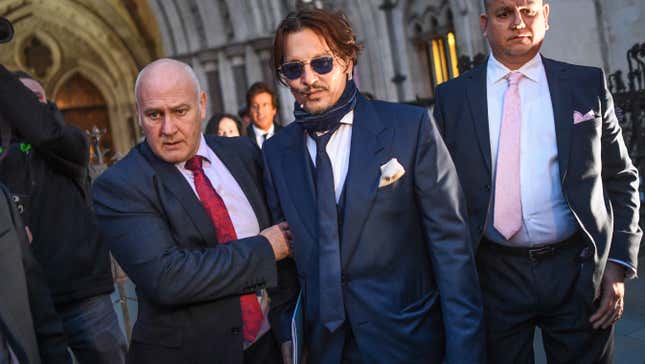 Image for article titled Johnny Depp's Threatening Texts About Amber Heard Read Aloud in Court