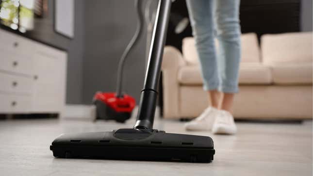 Image for article titled Always Plug in Your Vacuum Where You Plan to Finish