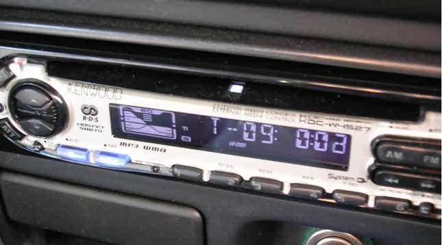 Image for article titled This Is What You Carry Everyday In Your Cars