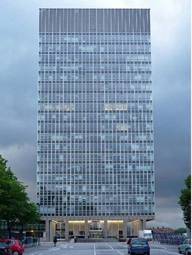 El paternóster está en la Torre de las Artes de la Universidad