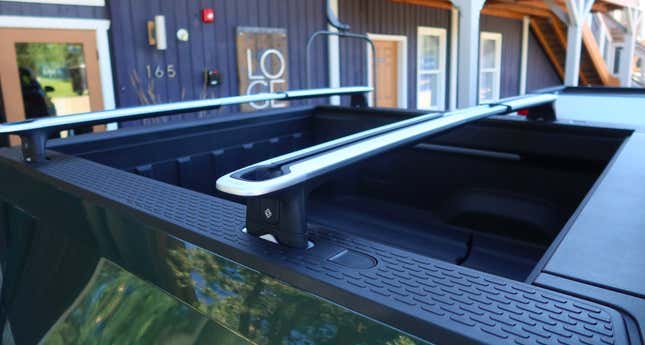 Image for article titled Your Guide To The 2022 Rivian R1T Electric Pickup's Incredible Gadgets