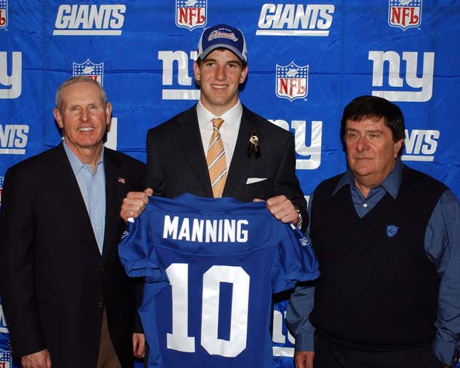 Image for article titled Biggest NFL Draft Day Trades of All TIme