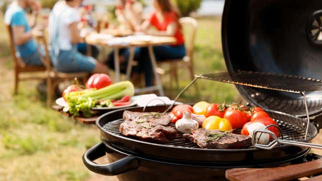 Image for article titled Don’t Make These Food Safety Mistakes at Your Summer Barbecue