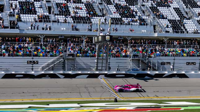 Image for article titled The 60th 24 Hours of Daytona Ends With Dramatic Half-Hour Sprint