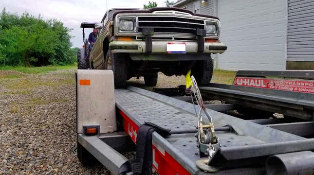 Image for article titled What It Was Like Towing a Free Jeep Grand Wagoneer With the 2020 Jeep Gladiator