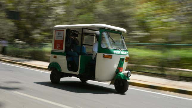 Image for article titled India's Government Is Pushing For Swappable Battery Stations And It Could Usher In Standardization