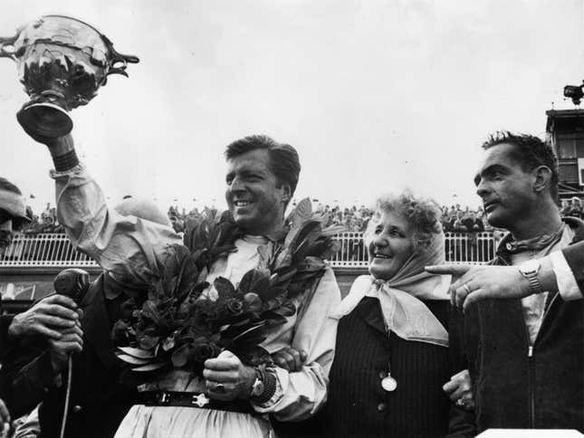 Wolfgang von Trips (left) and Phil Hill (right) at the 1961 British Grand Prix.