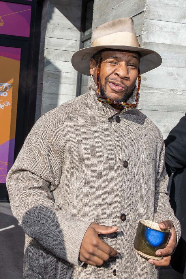 Image for article titled I Love Jonathan Majors and His Little Cup