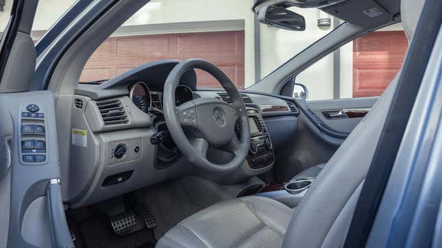 Image for article titled Empty Your 401(k) and Buy This 2007 Mercedes-Benz R63 AMG