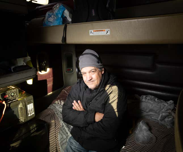 Image for article titled How truckers make a home on the road