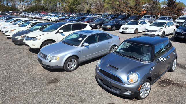 Image for article titled Police in Ohio Leaving Abandoned Cars on Street Because of Full Impound Lot