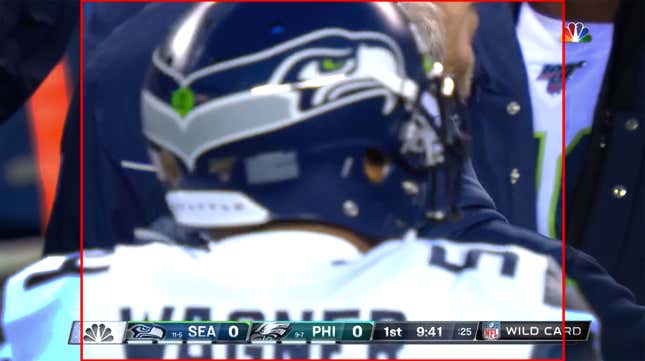Image for article titled Fox redesigns its NFL graphics for the point-your-phone-at-the-TV era