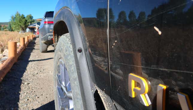 Image for article titled Your Guide To The 2022 Rivian R1T Electric Pickup's Incredible Gadgets