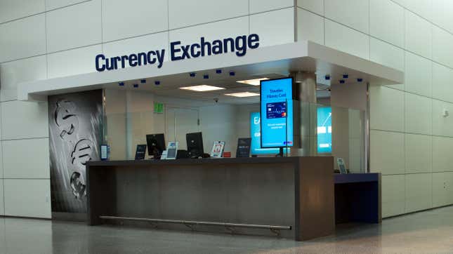 Image for article titled How to Get the Best Exchange Rate Before Traveling Abroad