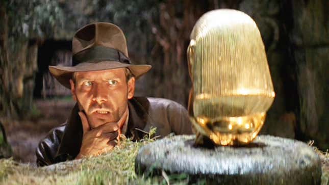 indy look at the idol in raiders