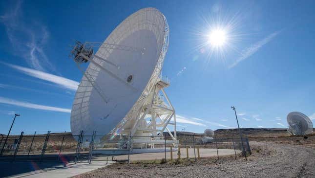 The Hybrid Space Architecture project links ground communication systems with satellite networks.
