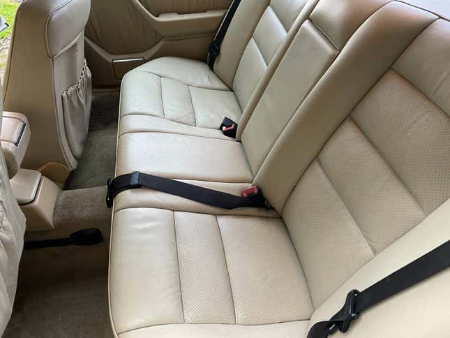 Image for article titled At $1,000, Would You Take A Chance On This Misbehaving 1993 Mercedes 400 E?