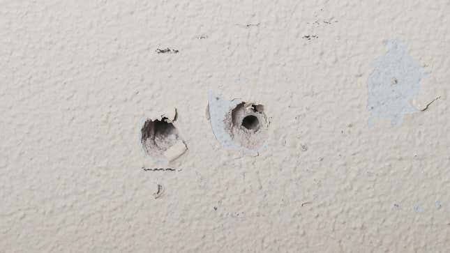 Image for article titled Stop Using Cheap Plastic Drywall Anchors
