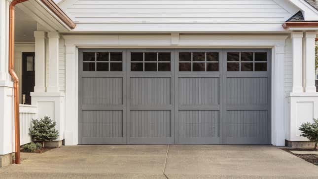 Image for article titled What Color Should You Paint Your Garage Door?