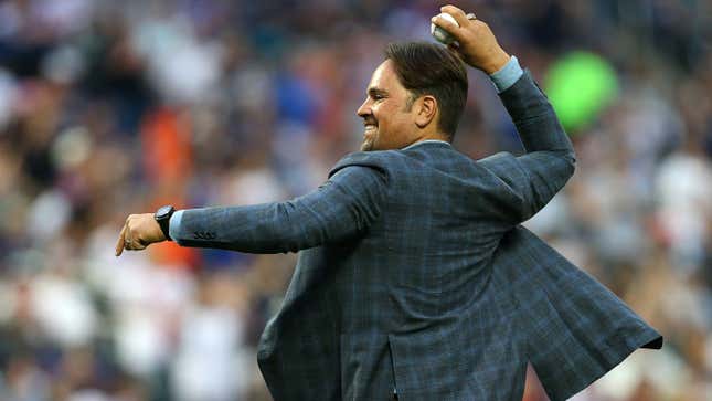 Trump supporter Mike Piazza attends Mets camp, beat asks fluff