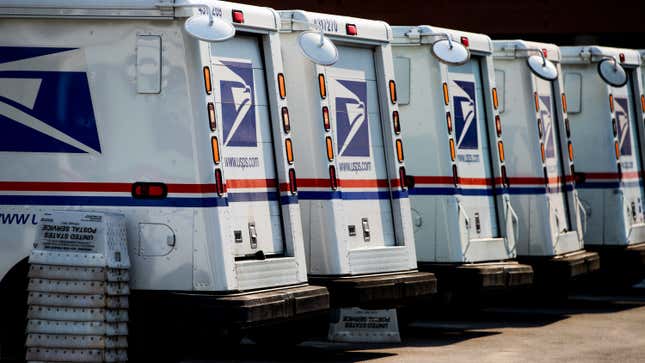 Image for article titled Postal Service Report Confirms &#39;Whistleblower&#39; Mail Carrier Alleging Election Fraud Was Full of Shit