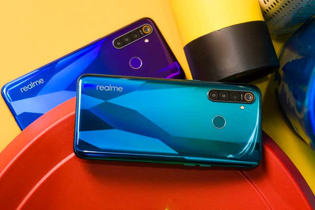 Imagen para el artículo titulado Realme pone en un aprieto a Xiaomi con los precios de sus nuevos teléfonos