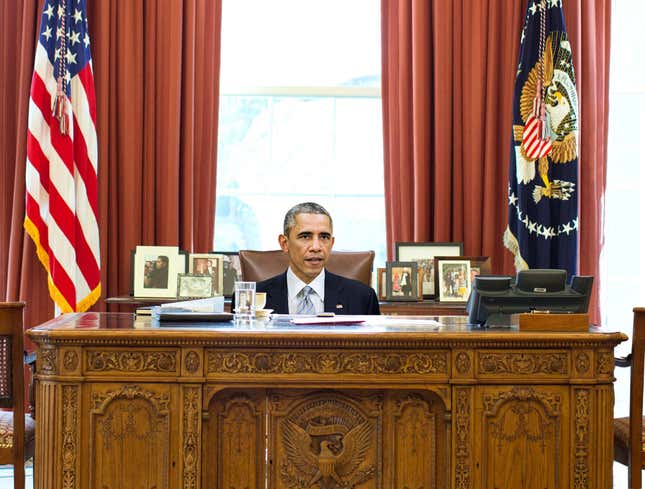 Image for article titled Obama Still Hasn’t Figured Out How To Adjust Height Of Oval Office Desk Chair
