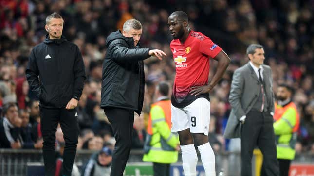 Image for article titled Report: Manchester United Manager Reamed Out Romelu Lukaku For Exposing That Luke Shaw Is Slow