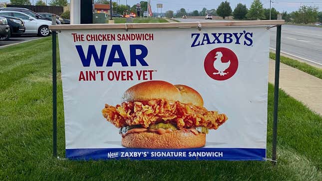 Image for article titled Zaxby’s joins the fried chicken wars, loaded with ammunition and special sauce