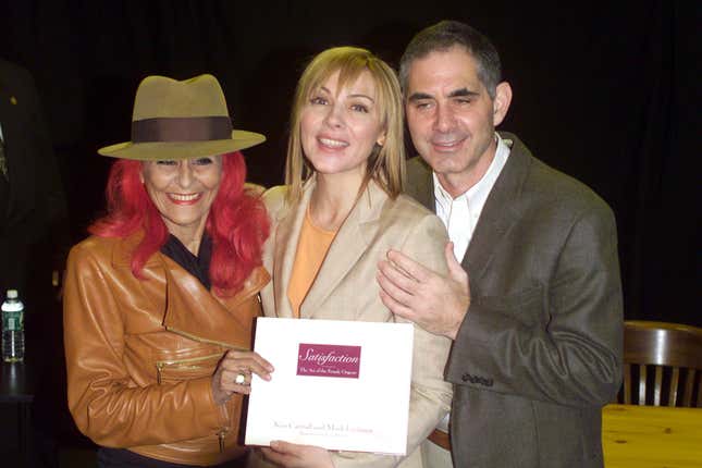 Image for article titled Let&#39;s Recall Some Celebrity Book Signings