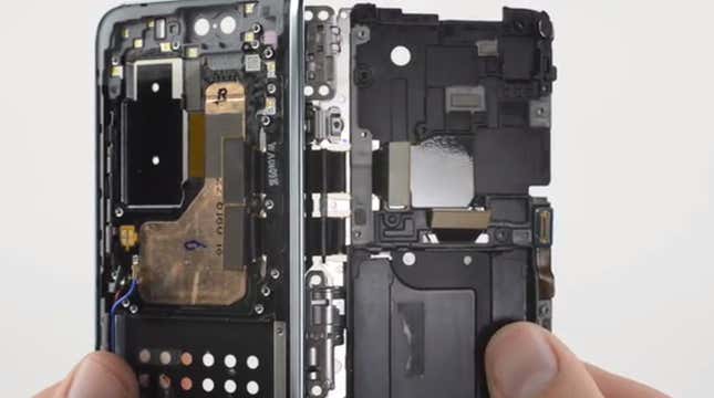 Image for article titled Samsung Galaxy Fold Teardown Offers More Clues On Why The Phone Is Malfunctioning