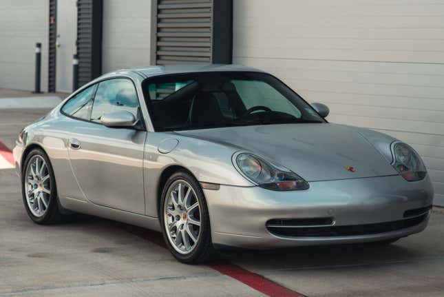 Image for article titled The Porsche 996 is a Good Looking Car and it Has Done Nothing to Deserve Your Hate