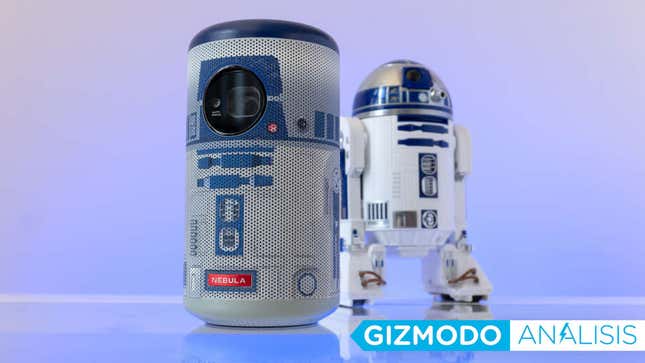 Imagen para el artículo titulado El mini proyector R2-D2 de Anker es adorable pero defectuoso