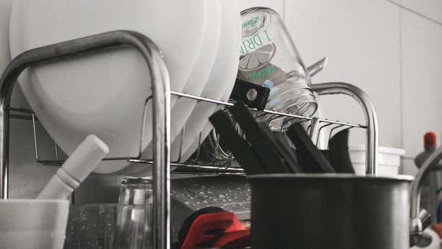 Image for article titled Got a Small Kitchen? Get a Small Dish Rack!