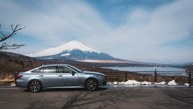 Image for article titled The 2019 Toyota Crown Is the RWD Japanese Luxury Cruiser the Avalon Should’ve Been