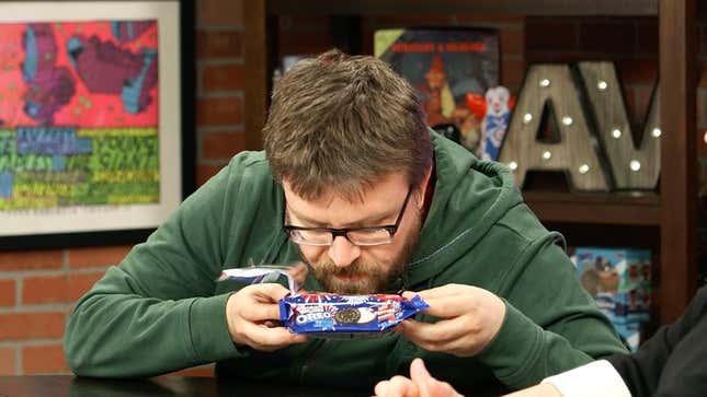 We try the new Firework Oreos, just in time for Memorial Day